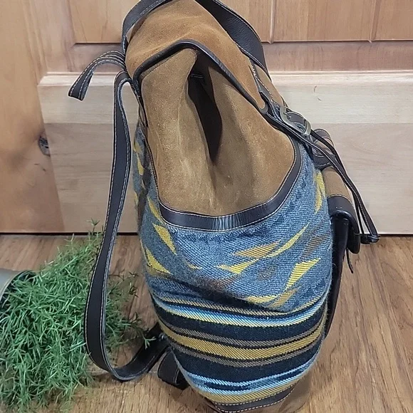 Handmade Leather & Wool Backpack - Picture 6 of 14